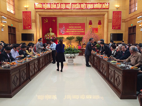 cong so ron ra ngay dau nam moi - 1