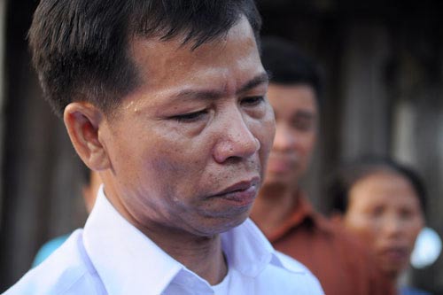 ong chan bi "an oan" khong phai nuoi duong con nan nhan - 1