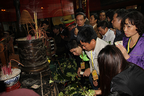 chen lan, xo day de gianh 'loc' dem khai an den tran - 9