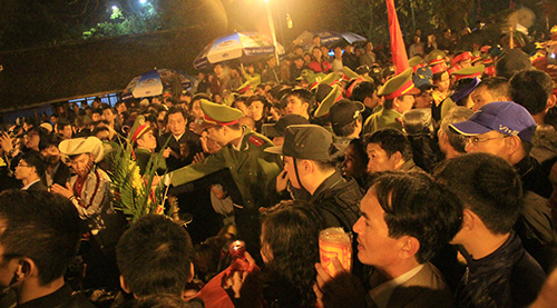 chen lan, xo day de gianh 'loc' dem khai an den tran - 1