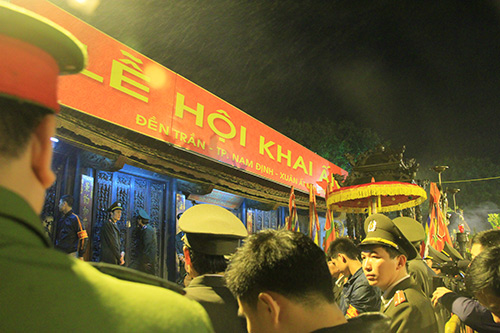 chen lan, xo day de gianh 'loc' dem khai an den tran - 8