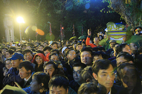 chen lan, xo day de gianh 'loc' dem khai an den tran - 15