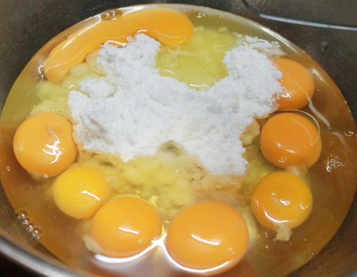 bánh bông lan trứng muối