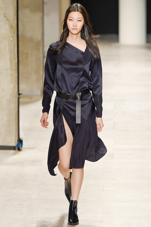 ntk goc viet toi gian an tuong tai paris fashion week - 1