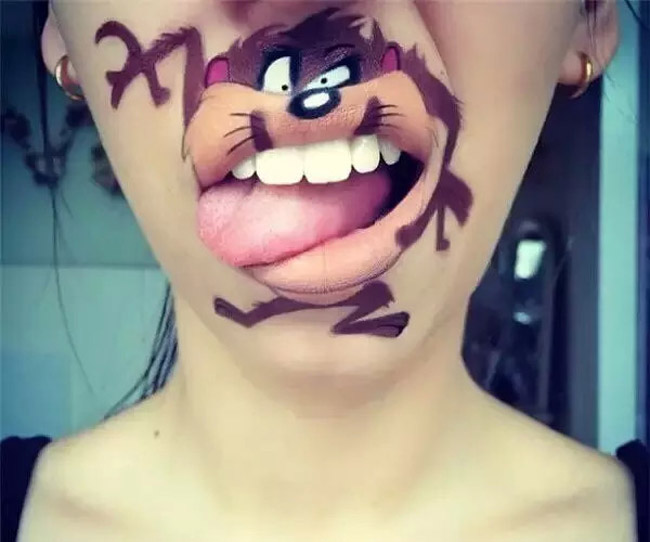 Thú vị kiểu trang điểm môi bằng... hoạt hình