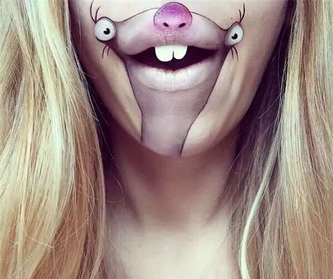 Thú vị kiểu trang điểm môi bằng... hoạt hình