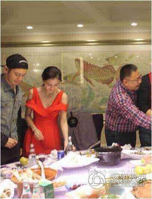 lo anh angela baby "ra mat" ban be huynh hieu minh - 2