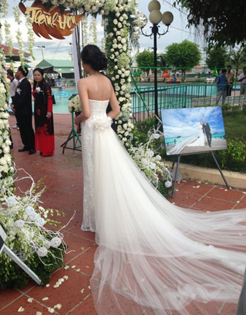 nhung bo vay cuoi dung y tuong dinh dam cua sao viet - 8