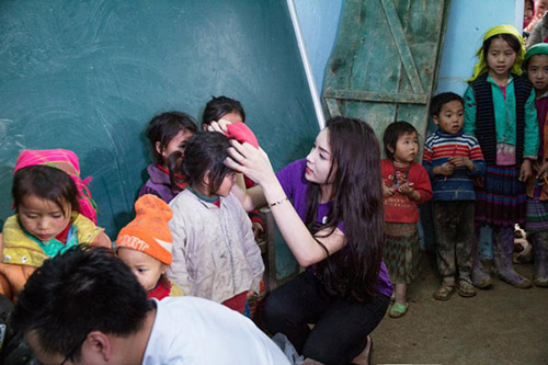 hoa hau ky duyen khoe mat thon gon "bat thuong" - 5