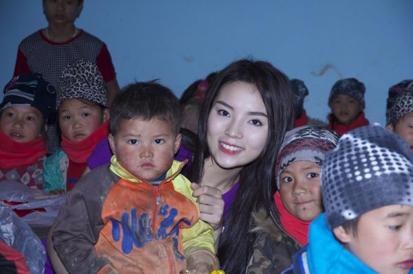 hoa hau ky duyen khoe mat thon gon "bat thuong" - 7