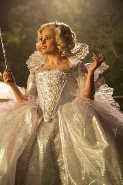 ngat ngay voi trang phuc trong phim "cinderella" - 4