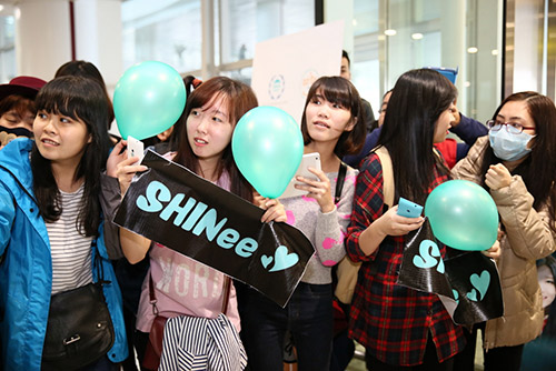 fan viet vo oa khi exo, apink, sistar xuat hien - 38
