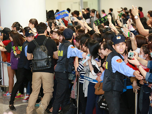 fan viet vo oa khi exo, apink, sistar xuat hien - 26