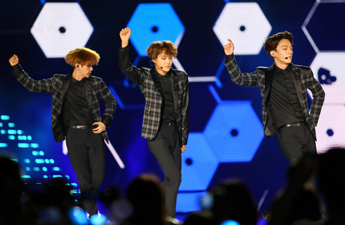 exo "don tim" khan gia viet bang "nguoi ay" - 1