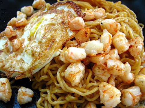 Mỳ trứng tôm đơn giản mà ngon - 1