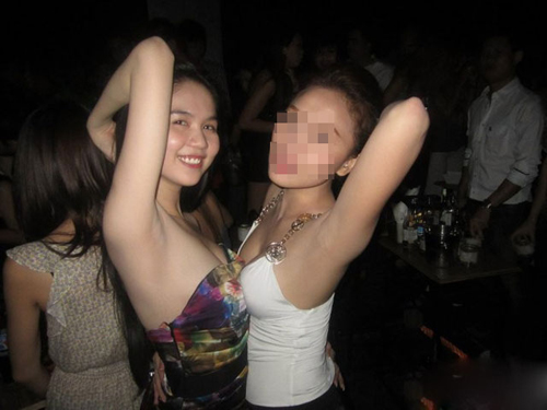 Rò rỉ ảnh phản cảm của 'nữ hoàng đồ lót' Ngọc Trinh - 5