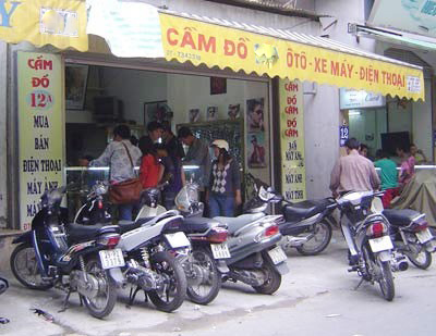 Dịch vụ cầm đồ, biến tướng và mánh lới - 1