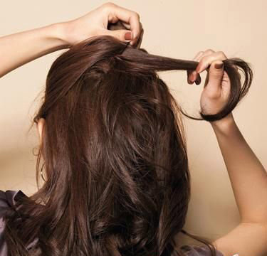 Làm phồng mái cho tóc dài xoăn - 3