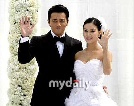 Vợ chồng Jang Dong Gun giàu "kếch xù" - 1