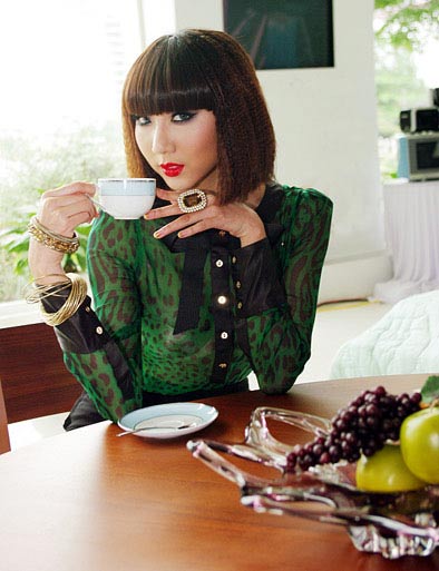 Ngọc Quyên từ văn phòng đến... giường ngủ - 4