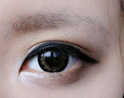 "Lột xác" với lông mi giả - 2