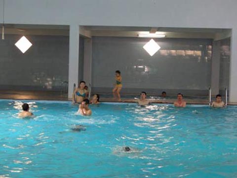 Hà Nội: Top 10 bể bơi nên đến trong hè - 2