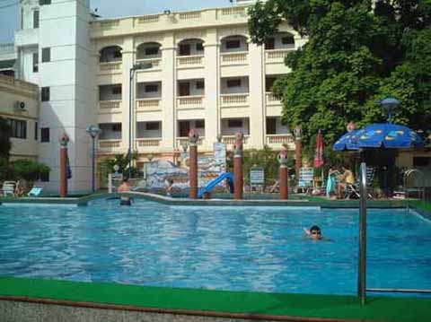 Hà Nội: Top 10 bể bơi nên đến trong hè - 7