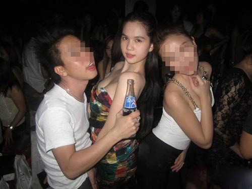 Ngọc Trinh 'thả rông' vòng 1 vào bar cùng Vũ Khắc Tiệp - 3