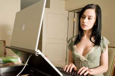 "Mẹo" tiết kiệm điện khi sử dụng máy tính - 1