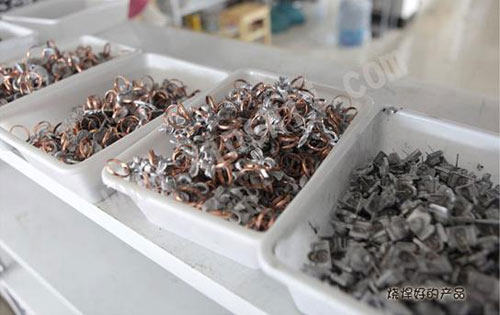 Một đôi khuyên tai 50k được làm như thế nào? - 14