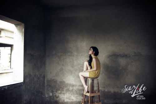 Hoàng Thùy Linh lặng lẽ trong phòng vắng - 2