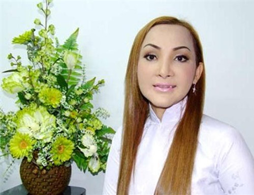 Thế giới thật của ca sĩ chuyển giới Việt - 2