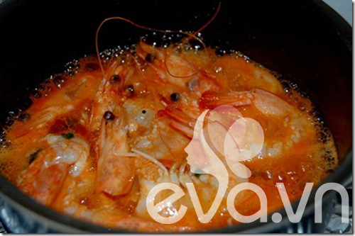 Nhanh gọn với tôm xào mặn - 4