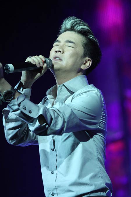 Đàm Vĩnh Hưng ôm eo Mỹ Tâm tình tứ - 15