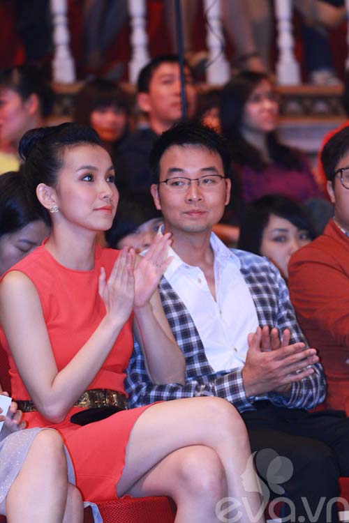 MC Vân Hugo: Vắng chồng vẫn vui - 2