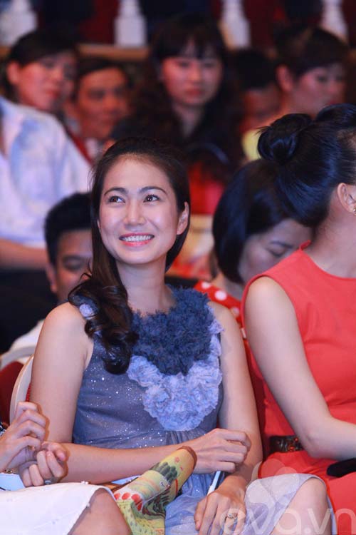 MC Vân Hugo: Vắng chồng vẫn vui - 8