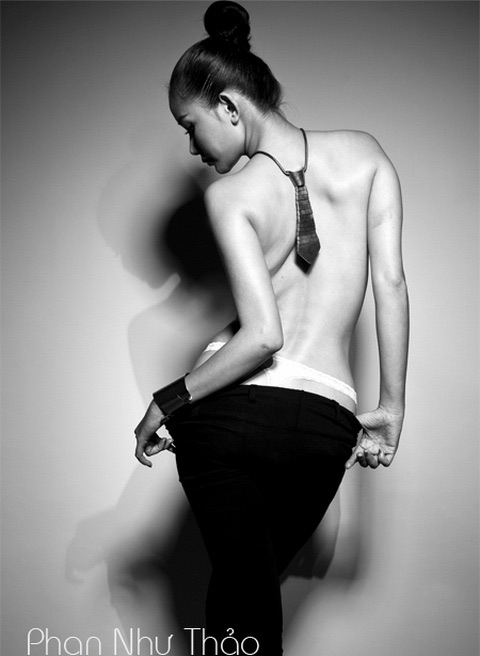 Á hậu Phan Như Thảo gợi cảm với ảnh bán nude - 5