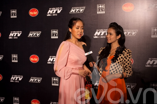 Bà xã Quách Ngọc Ngoan một mình dự giải - 2