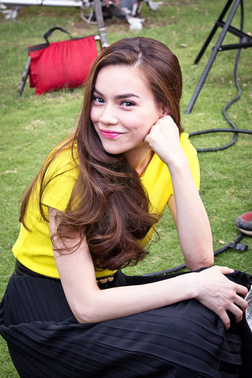 Hồ Ngọc Hà - tín đồ của chân váy dài - 6