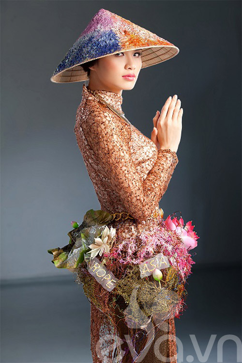 Diễm Hương khoe dáng với voan mỏng manh - 16