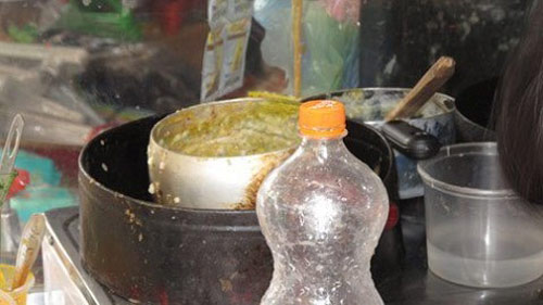 Kinh hoàng quán ăn quanh bệnh viện Hà Nội - 4