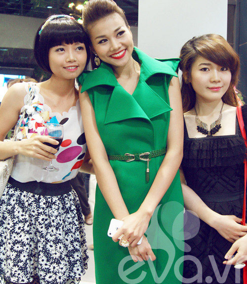 Thanh Hằng nổi bật bên Dương Thùy Linh - 2