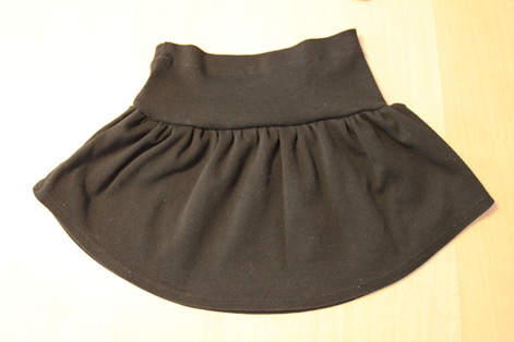 Sửa áo của mẹ thành váy cho bé - 10