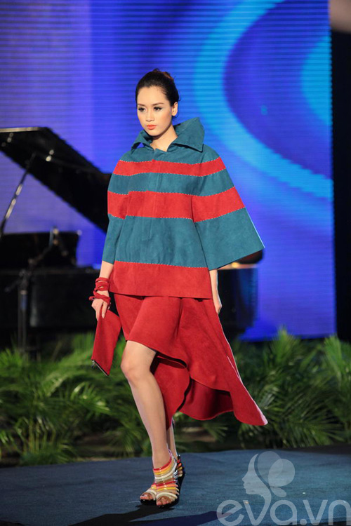 Sôi động với Tuần lễ thời trang Thu Đông 2012 - 19