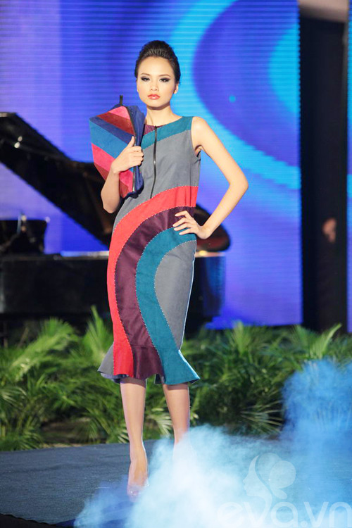 Sôi động với Tuần lễ thời trang Thu Đông 2012 - 17