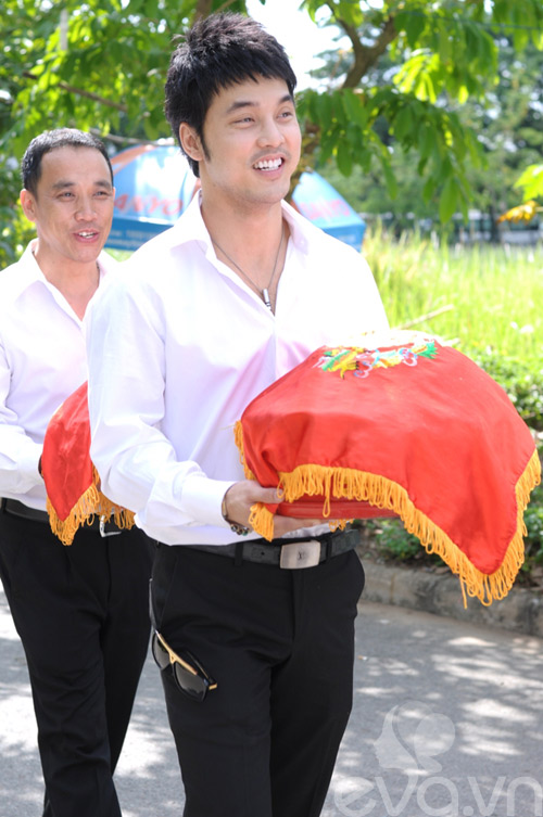 Phạm Quỳnh Anh mãn nguyện trong lễ ăn hỏi - 5
