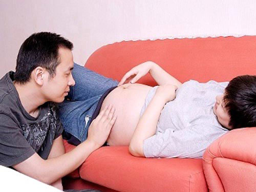 Thèm “chuyện ấy” khi vợ mang bầu - 2