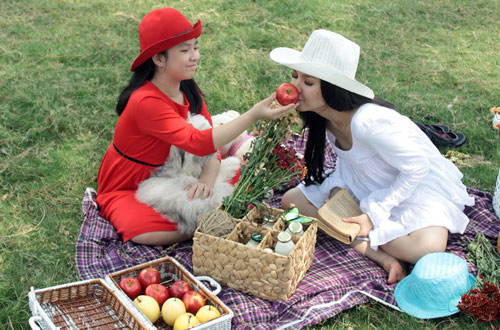 Mẹ con Hiền Thục nhí nhảnh đi... bán sữa - 11