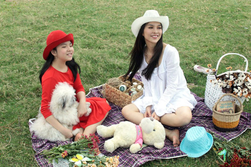 Mẹ con Hiền Thục nhí nhảnh đi... bán sữa - 1