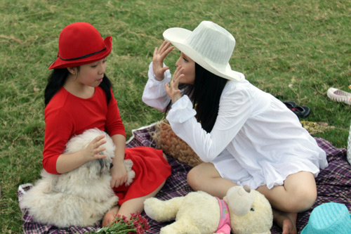 Mẹ con Hiền Thục nhí nhảnh đi... bán sữa - 15